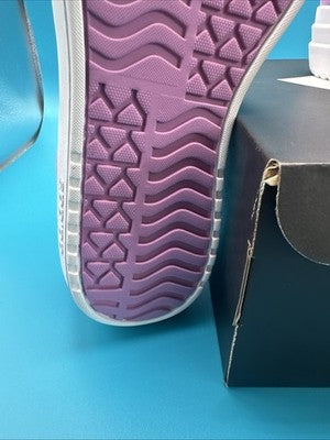 Women’s Size  8-Adidas  bold platform sneaker Brand New Retails For $110