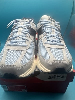 Nike- Zoom Vomero 5 Mens Size 10  Blue Photon Dust Pale Ivory Brand New !