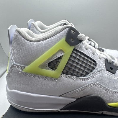 Air Jordan 4 Grade School “ Light Lemmon Twist” Women’s Size 2 Brand New!