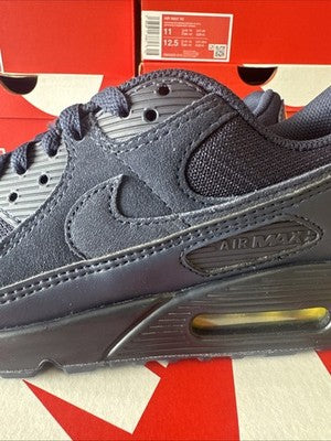 Size 9-Nike Air Max 90 Obsidian Michigan Colors !
