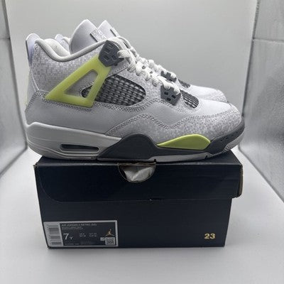 Air Jordan 4 Grade School “ Light Lemmon Twist” Women’s Size 8 Brand New!