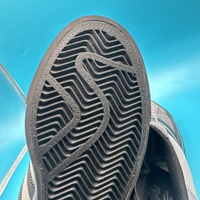 Men’s Adidas campus- Suede  GRAY/Black Size 9.5- Brand New ! Retail Is $120
