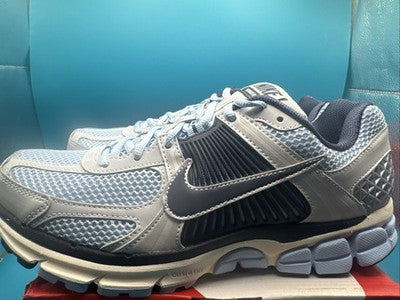 Nike- Zoom Vomero 5 Mens Size 10  Blue Photon Dust Pale Ivory Brand New !