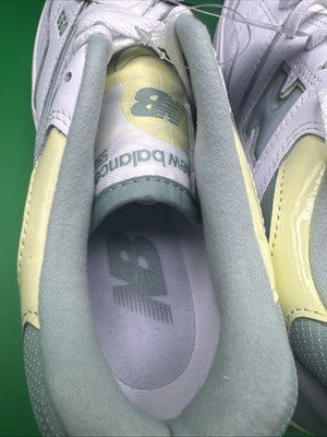 Women’s Size 8.5 - New Balance 550 Salt Marsh Limelight/white Brand New !