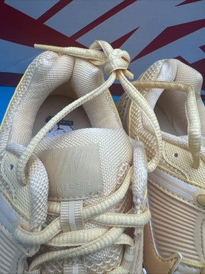 Nike Zoom Vomero 5 Mens Size  11.5-Gold Yellow Brand New !
