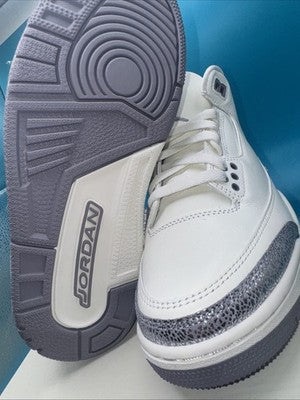 Jordan 3 Women’s “ sail Metallic Silver “ Size 7 Brand New !