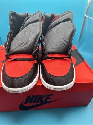 NIKE AIR JORDAN 1 RETRO HI OG BLACK/UNI RED SZ WOMEN 11.5 (MEN 10) [FD4810-061]