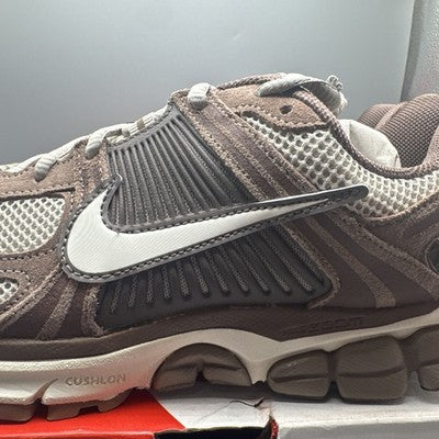Size 10- Nike Air Zoom Vomero 5 Mink Brown Brand New ! Great For Fall !!