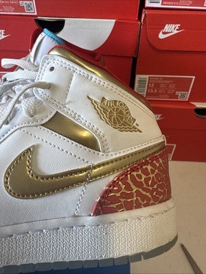 Size 3.5 (GS) - Jordan 1 Mid NC To Chi 2023
