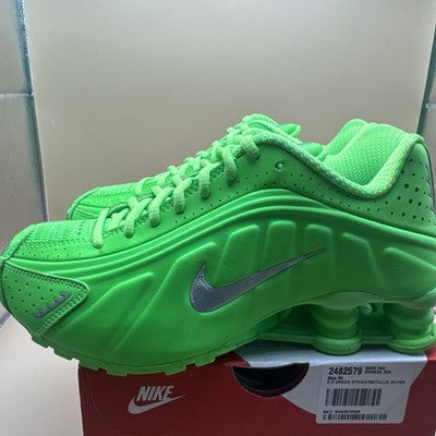Size 7- Nike Shox R4 Green Strike W Brand New !