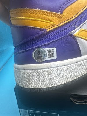 Magic Johnson Signed Left Nike Air Jordan 1 2022 Lakers Shoe Authenticated !!