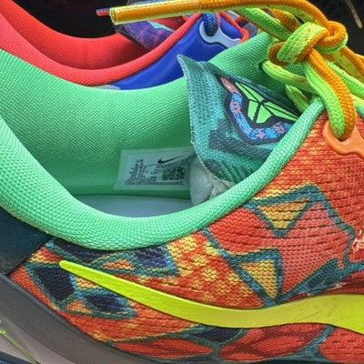 Kobe VIii “ What The “ Brand New Mens Size 9.5
