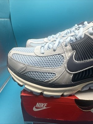 Nike- Zoom Vomero 5 Mens Size 10.5 Blue Photon Dust Pale Ivory Brand New !