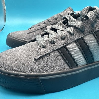 Men’s Adidas campus- Suede  GRAY/Black Size 8 Brand New ! Retail Is $120