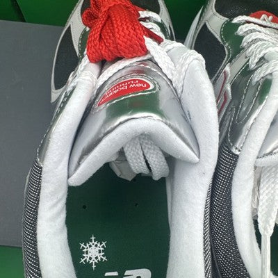 NEW BALANCE 2002R “ TINSEL” Men’s Size 9 Brand New Great Christmas Shoe!!