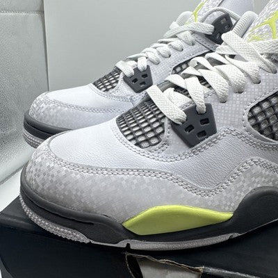 Air Jordan 4 Grade School “ Light Lemmon Twist” Women’s Size 8 Brand New!