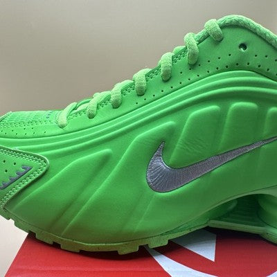Size 6.5 - Nike Shox R4 Green Strike W Brand New !