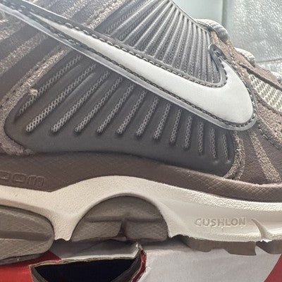 Size 10- Nike Air Zoom Vomero 5 Mink Brown Brand New ! Great For Fall !!