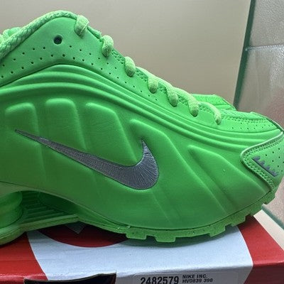 Size 6.5 - Nike Shox R4 Green Strike W Brand New !