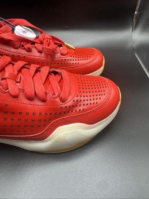 Kobe Liquid Gold “Reds” Men’s Size  11.5