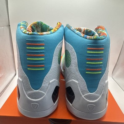 KOBE IX ELITE_WHITE/CHLORINE BLUE-BLACK SIZE 7 Women’s Size 8.5