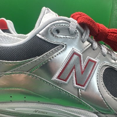 NEW BALANCE 2002R “ TINSEL” Men’s Size 10.5 Brand New Great Christmas Shoe!!