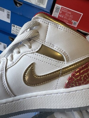 Size 3.5 (GS) - Jordan 1 Mid NC To Chi 2023