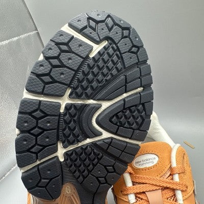 Size9- - New Balance 2002R Copper Infield Clay