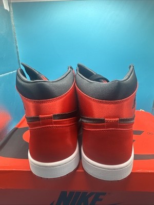 NIKE AIR JORDAN 1 RETRO HI OG BLACK/UNI RED SZ WOMEN 11.5 (MEN 10) [FD4810-061]