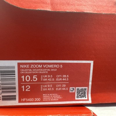 Nike Zoom Vomero 5 Mens Size  10.5-Gold Yellow Brand New !