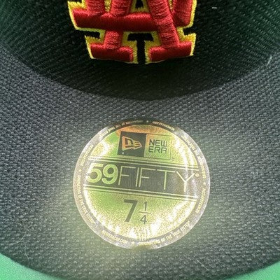 Los Angels Dodgers New Era 59/fifty Hat …..Size       7 1/4 Brand New !