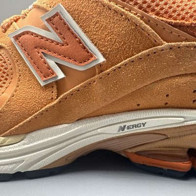 Size9- - New Balance 2002R Copper Infield Clay