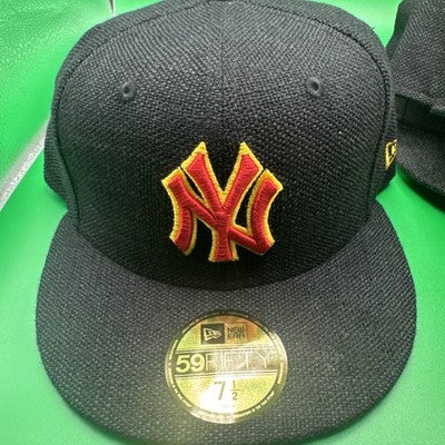 New York Yankees 59/fifty New Era Hat Size 7 1/4 BranNew ! Retails For $49.99!