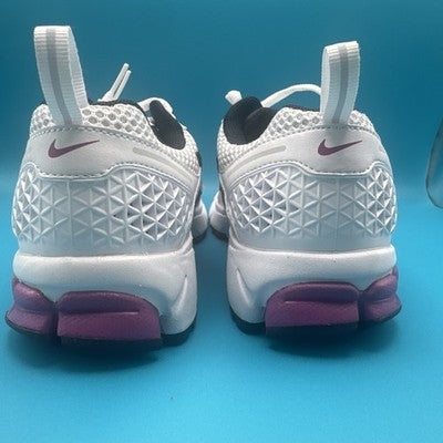 Nike Vomero Youth Size 7 (Ladies Size 8.5) Brand  New !
