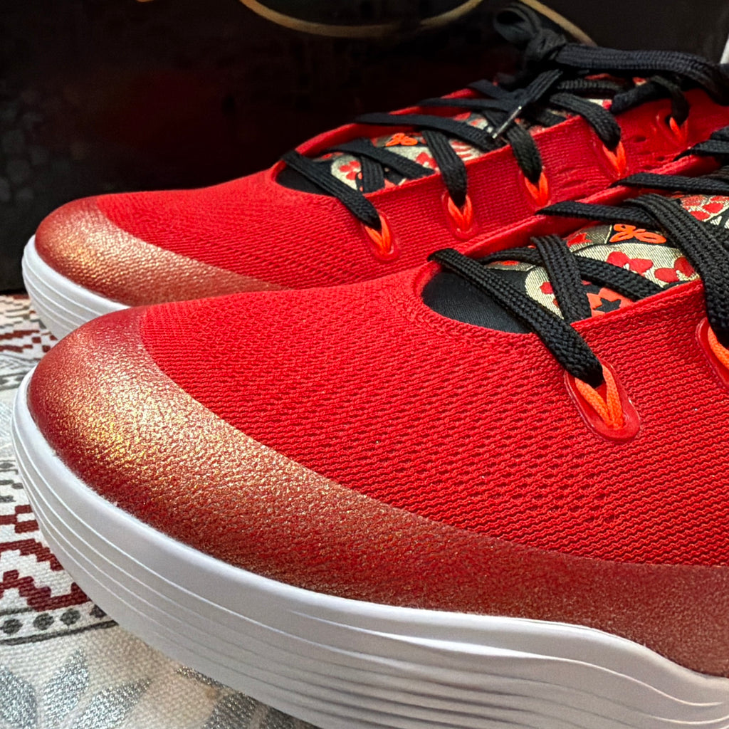 Kobe IX EM PROTRO MENS SIZE 11 BRAND NEW!