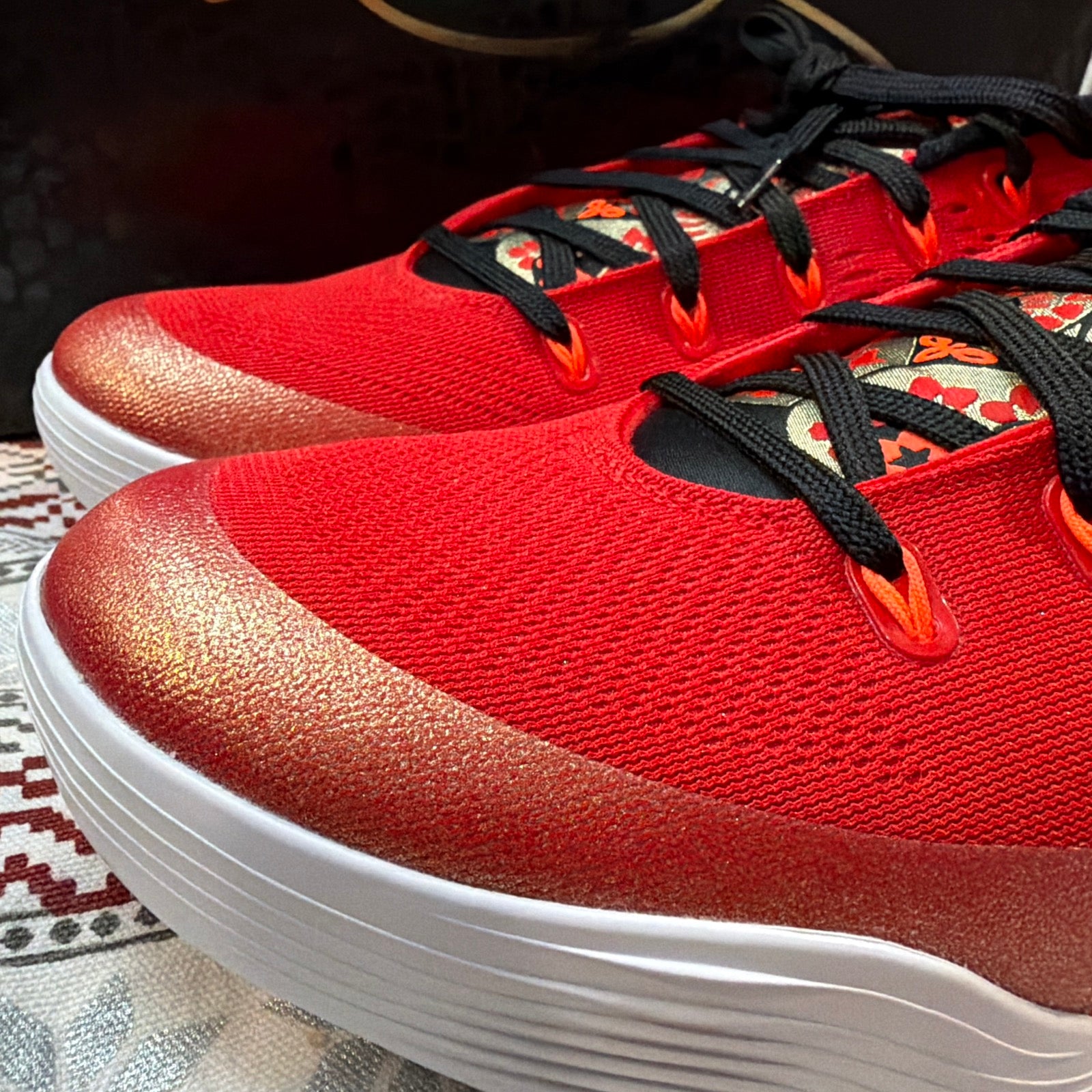Kobe IX EM PROTRO MENS SIZE 11 BRAND NEW!