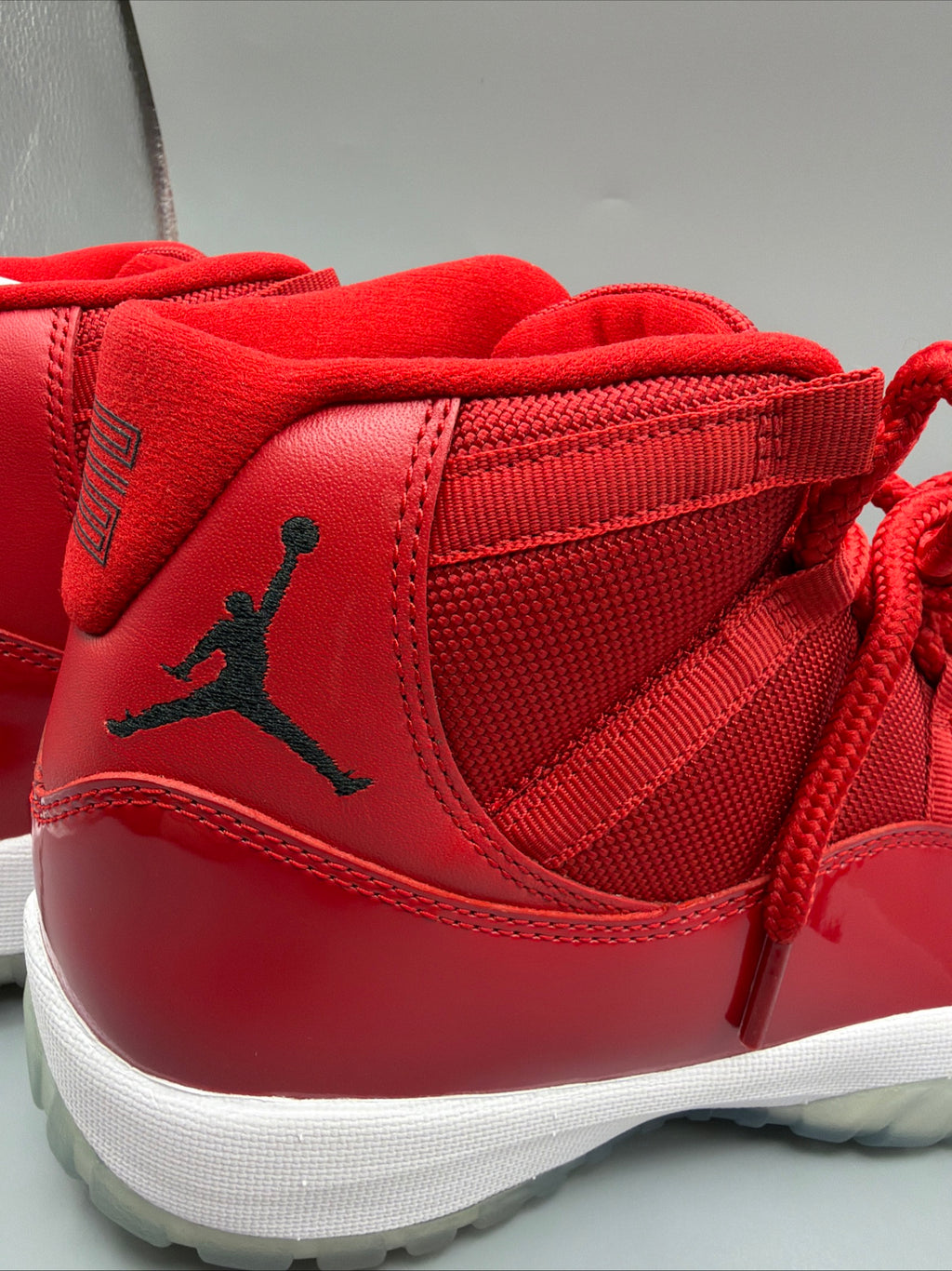 AIR JORDAN 11 "WIN LIKE 86" MENS SIZE 10 BRAND NEW!