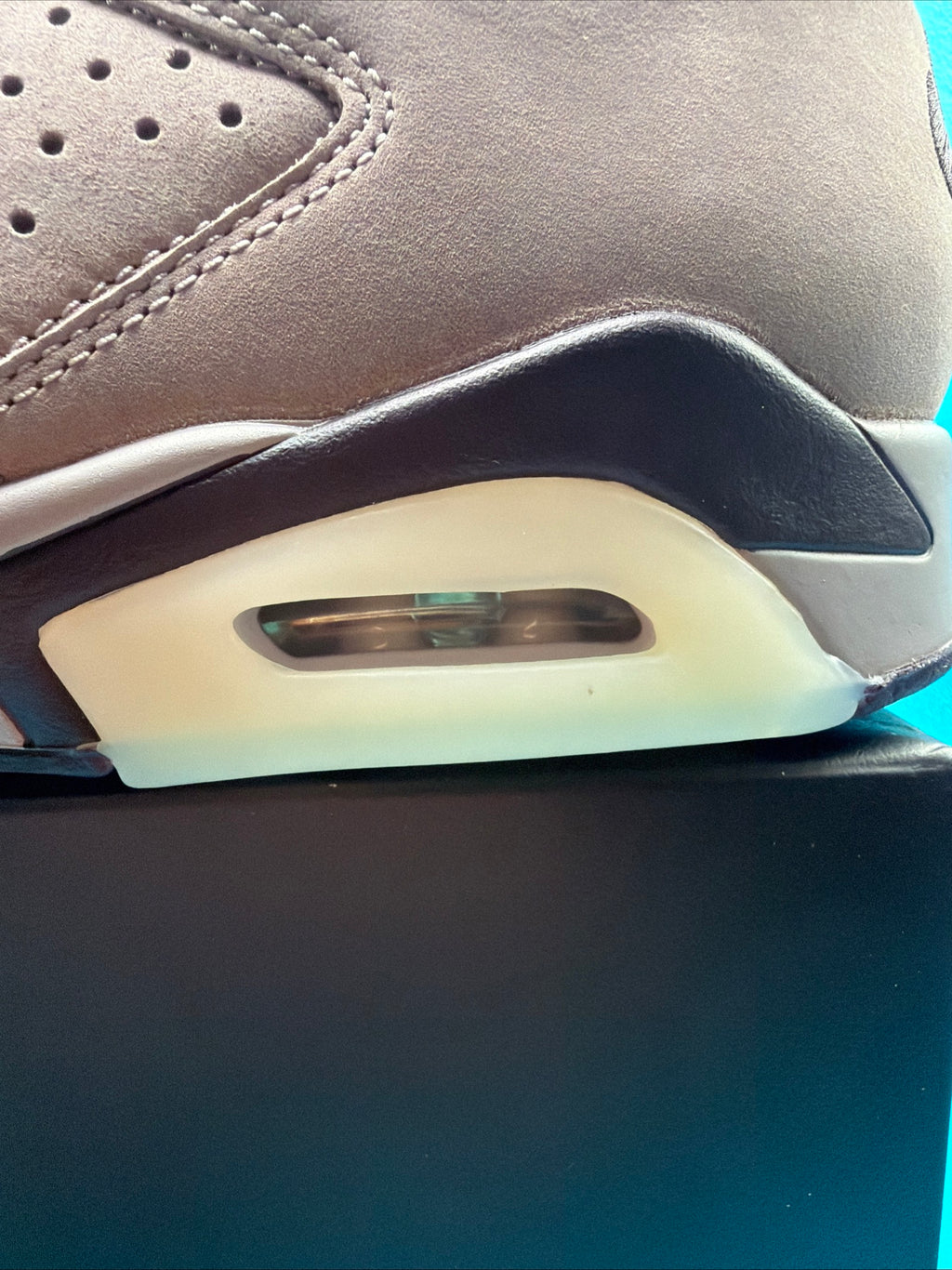 Jordan 6 Retro A Ma Manière "Smokey Mauve" Men's size 11.5 Brand new!