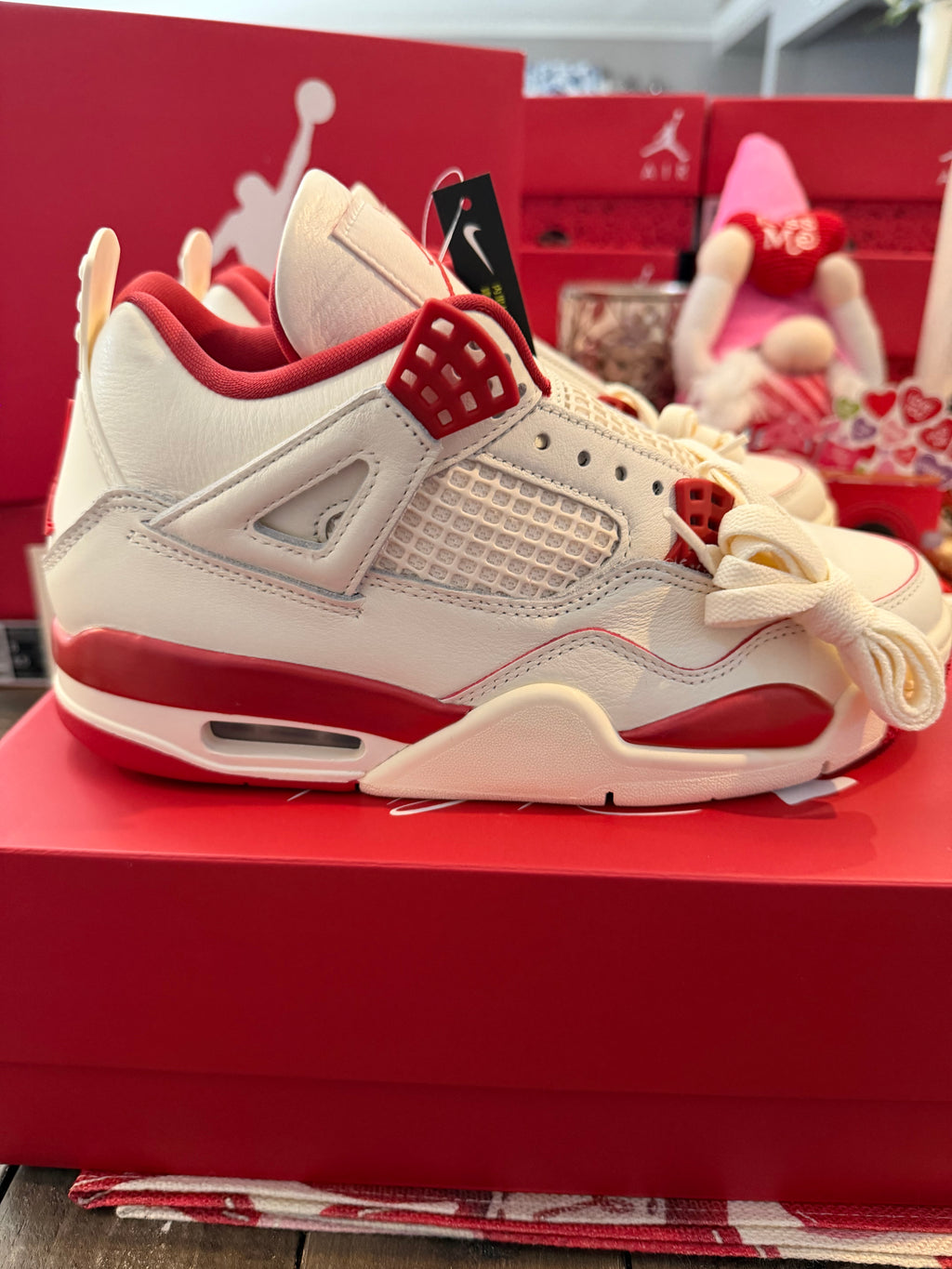 JORDAN 4 "VALENTINES DAY" BRAND NEW!