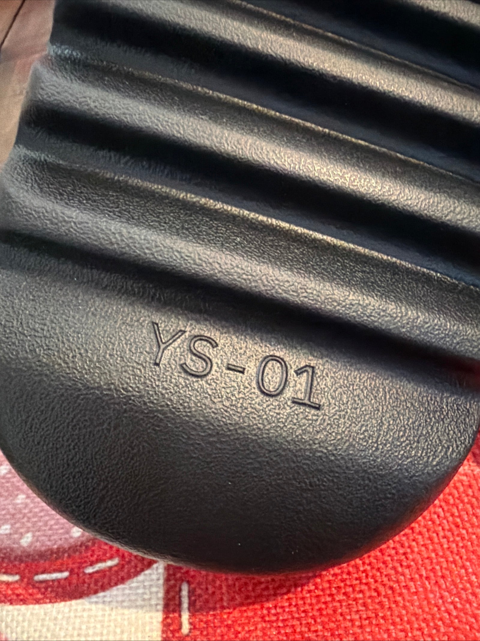 YEEZY YS-01  BLACK SLIDE